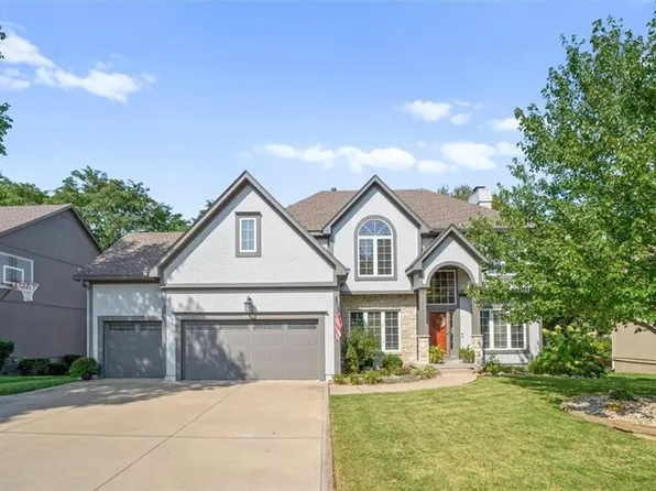 5808 NE Coral Dr, Lees Summit, MO 64064
