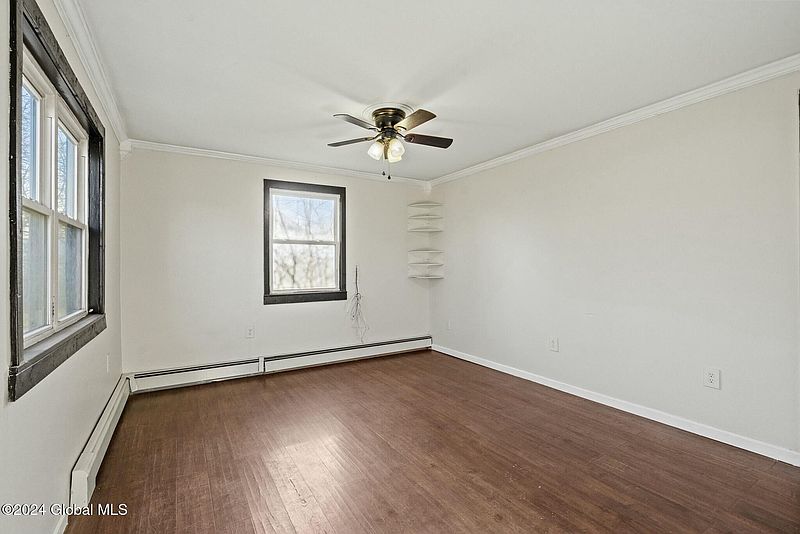 4th image of 1084 Alheim Drive