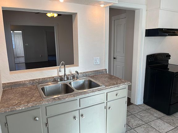 3rd image of 44 Orchard St #1