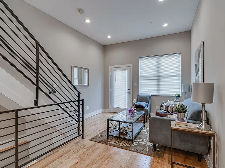 1436 N Corlies St — Photo 9
