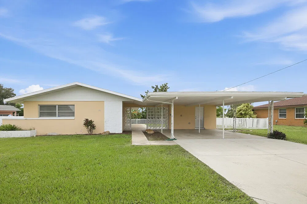 2 bed, 2.0 bath, 1128 sqft, $1,315 — Photo 1
