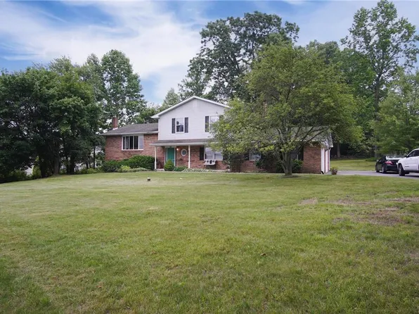 50 Carolee Ln, Bangor, PA 18013