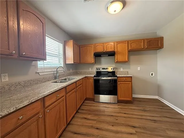 228 Megan St — Photo 2