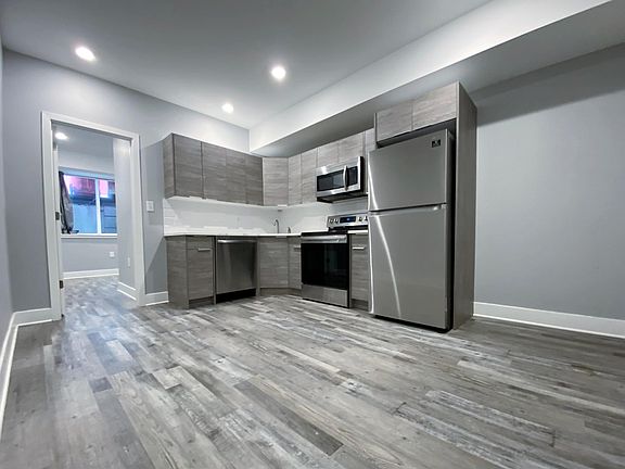5th image of 2-3817 Wallace St #2