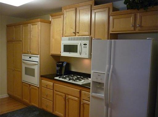 4th image of 38 Village Rd APT 403