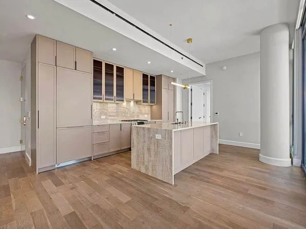 262 9th Street image 4 of 36