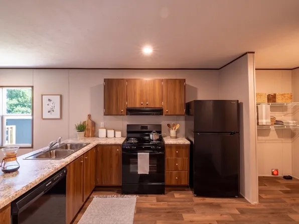106 Little Stream Ln, Winston Salem, NC 27101