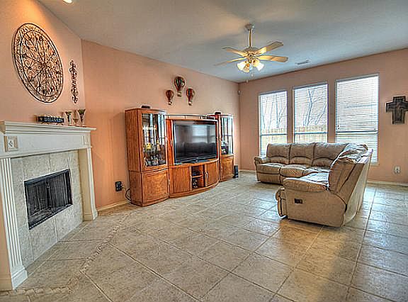 2nd image of 2827 Quail Hollow Dr