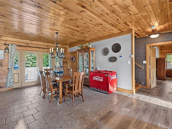 5th image of 11161 Comet Rd