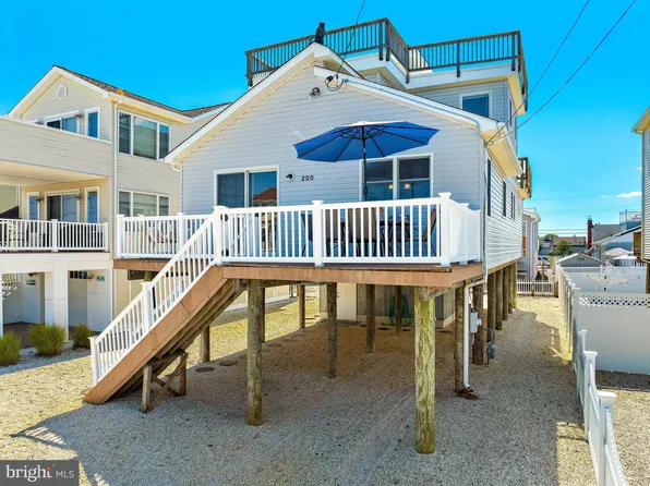 250 W 18th St, Ship Bottom, NJ 08008