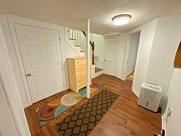 130 W 8th St #1 — Photo 35