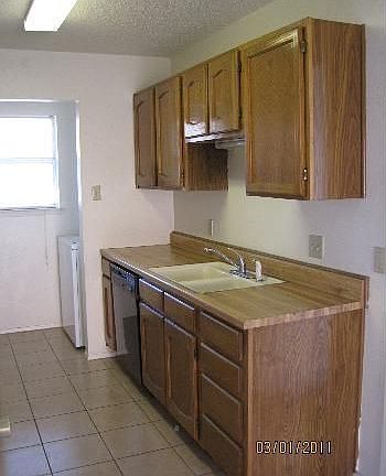 5th image of 2007 Dickens Dr