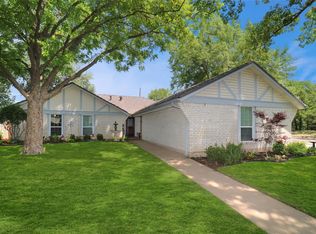 2001 Heather Way Dr, Arlington, TX 76012
