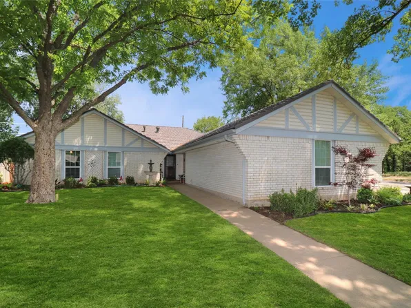 2001 Heather Way Dr, Arlington, TX 76012