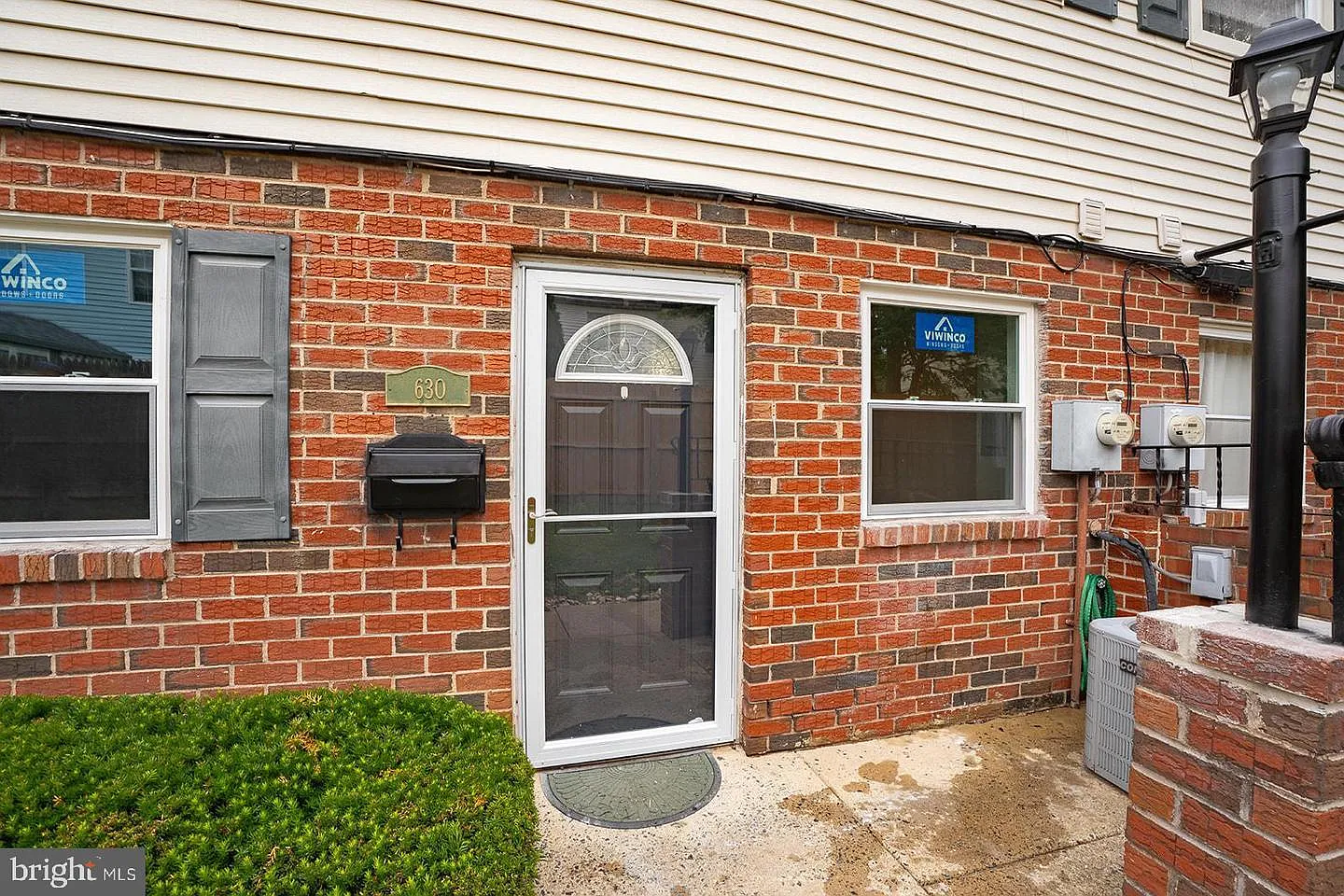 2 bed, 1040 sqft, $2,000 — Photo 2