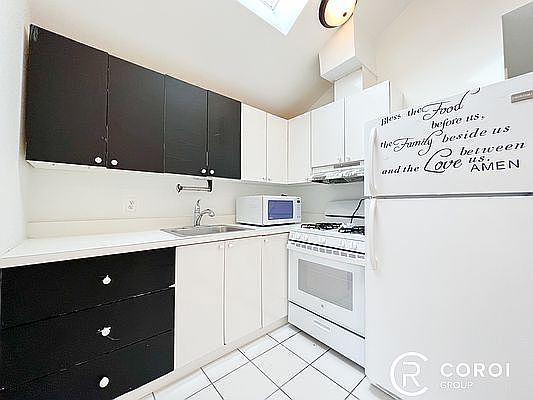 5th image of 83-32 159th St #3R
