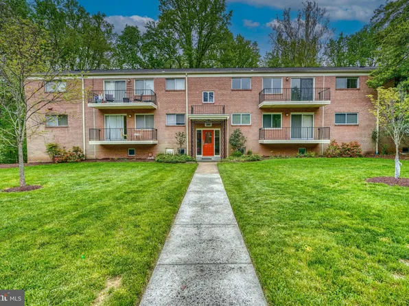 10661 Weymouth St APT 204, Bethesda, MD 20814