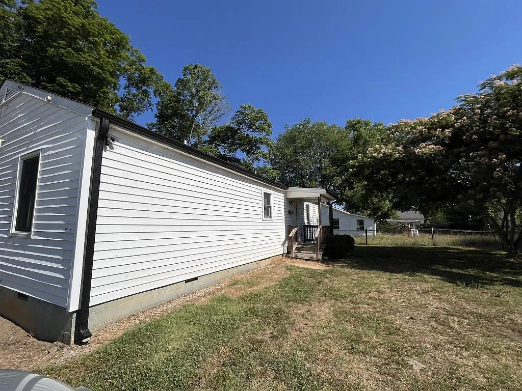 205 B Mitchell Ave — Photo 2