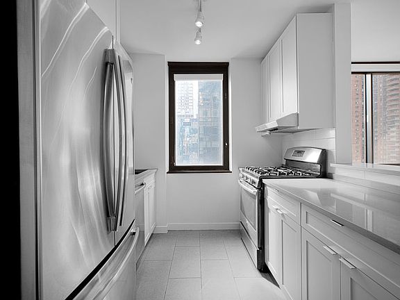 4th image of 420 W 42nd St APT 34F