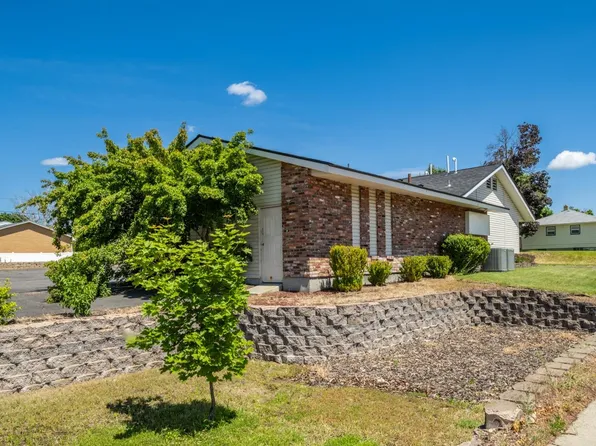3903 N Oak St, Spokane, WA 99205