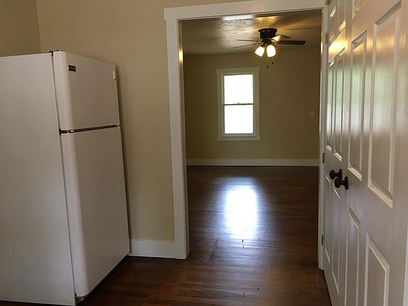 4th image of 218 1/2 S Lowry St