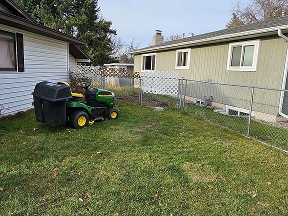 2nd image of 2226 Briggs St