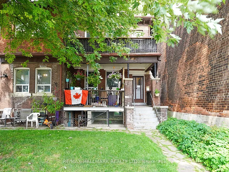 1432 Queen St E #3 — Photo 1