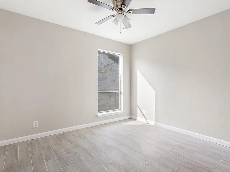 9604 Crown Ridge Dr — Photo 18