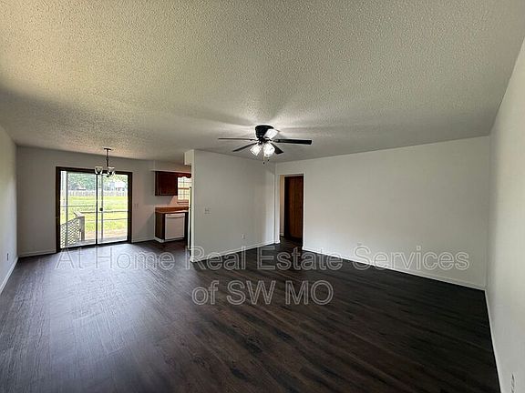 2nd image of 931 W Edgewood St