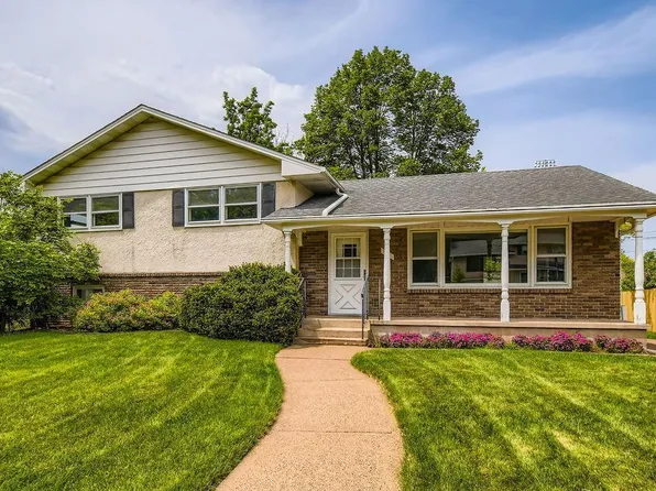 53 Morningside Dr, Saint Paul, MN 55119