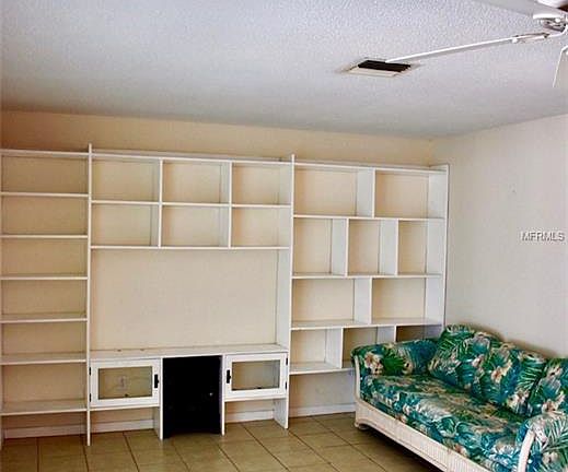 5th image of 2529 Bramblewood Dr W