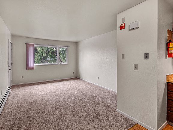 Driftwood Apartments - Living Room