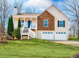 157 Greatwood Dr, White, GA