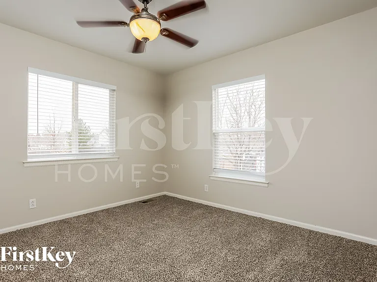 13827 Ivanhoe St — Photo 11