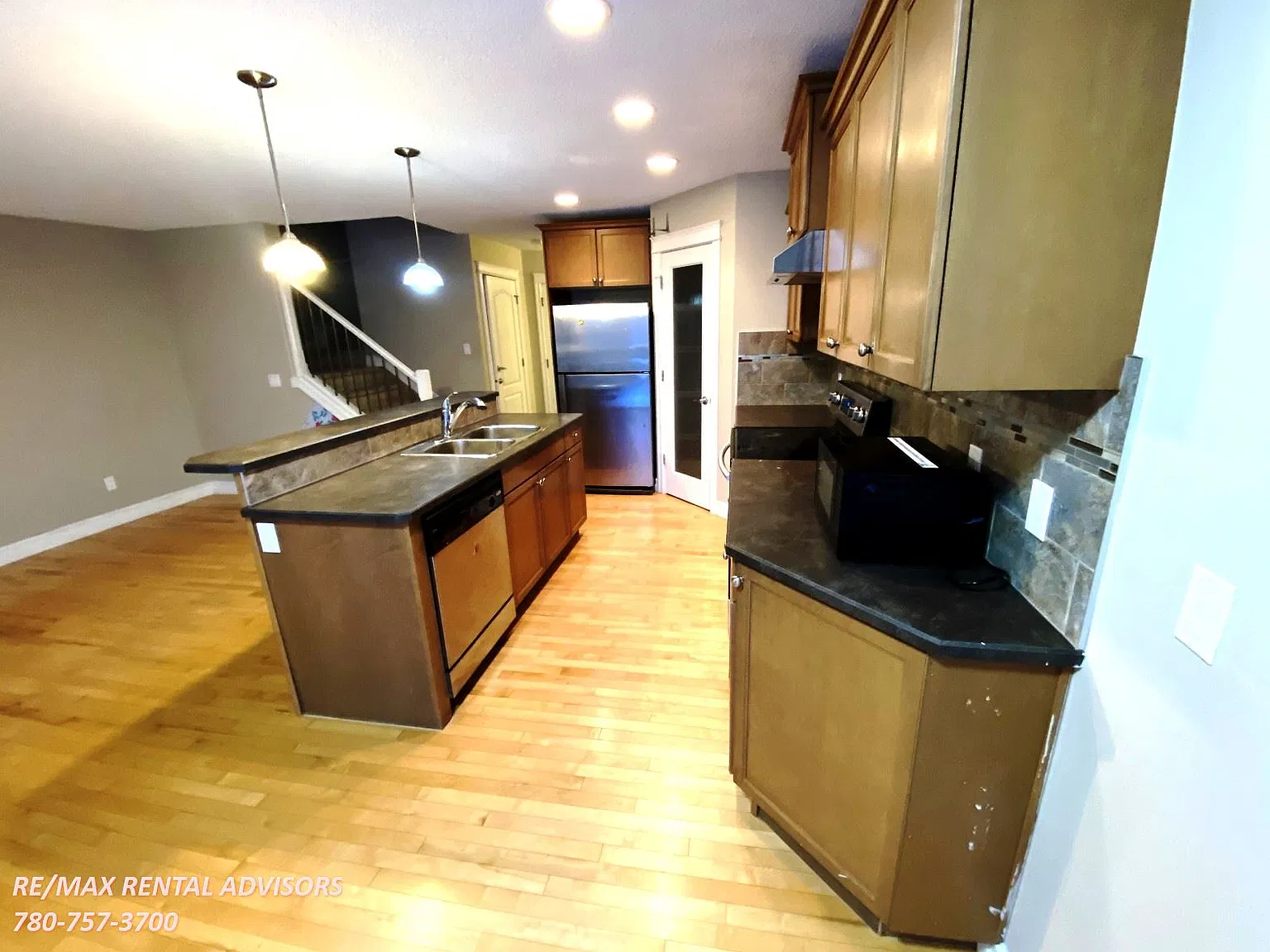 3034 16A Avenue Northwest — Photo 3