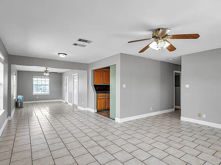 1710 N Weatherford St — Photo 11