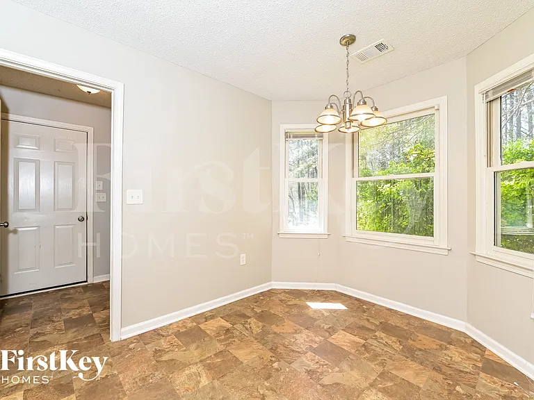 35 Park Place Dr — Photo 5
