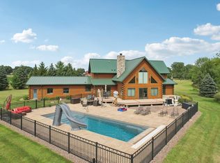 N6955 Morgan Rd, Oconomowoc, WI 53066