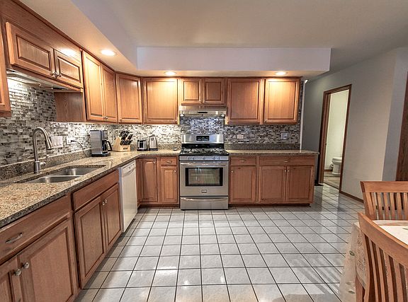 4th image of 14231 Brighton Ct