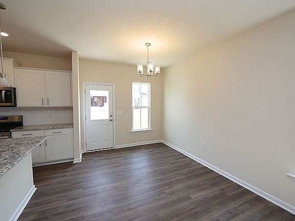 4th image of 352 Glen Clova Dr