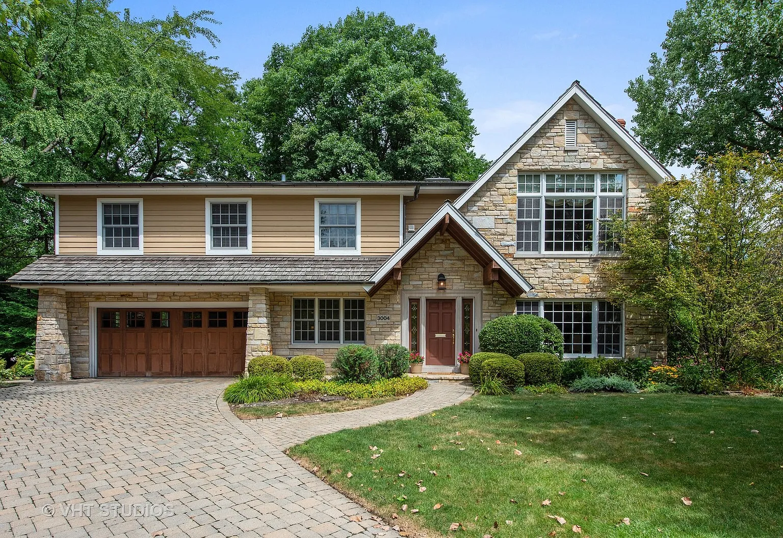3004 Indianwood Rd photo 1