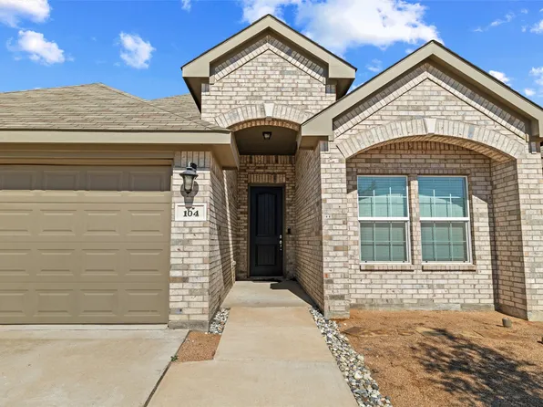 104 Cadyn Dr, Keene, TX 76059