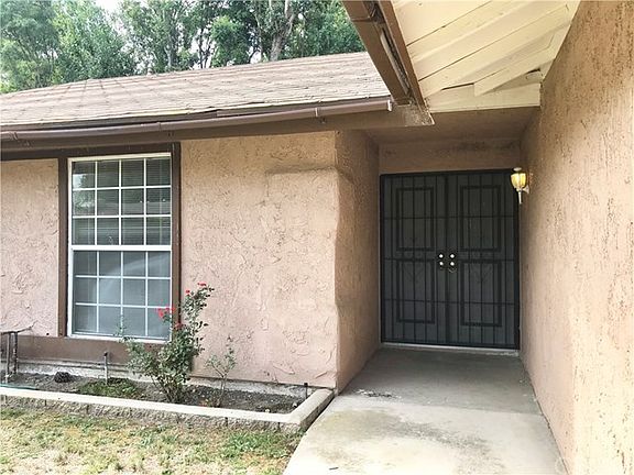 3rd image of 3943 Bayberry Ln