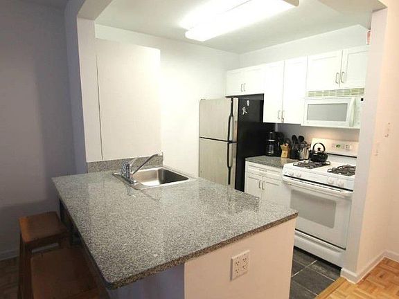 2nd image of 111 Worth St APT 6X