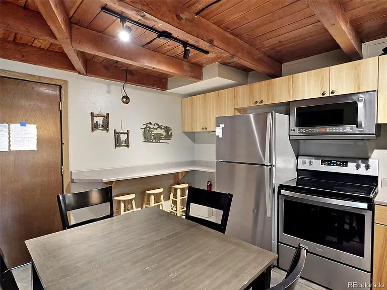 2200 Lodge Pole Cir #B-306 — Photo 3