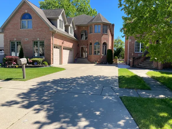 8619 W Sunset Rd, Niles, IL 60714