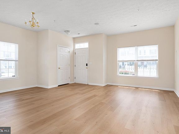 5th image of 8221 Barrington Ct #41