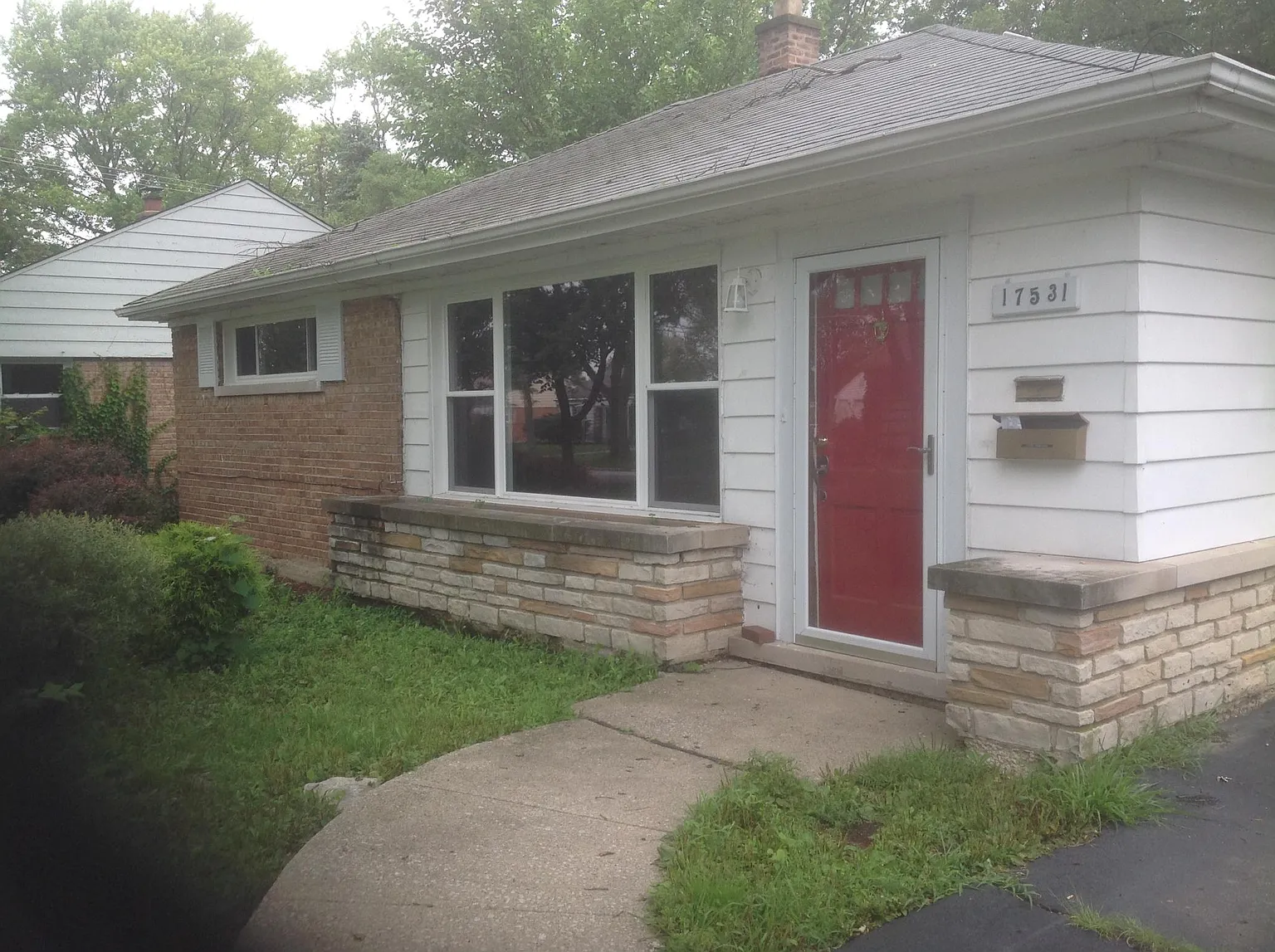 17531 Lincoln Ave photo 1