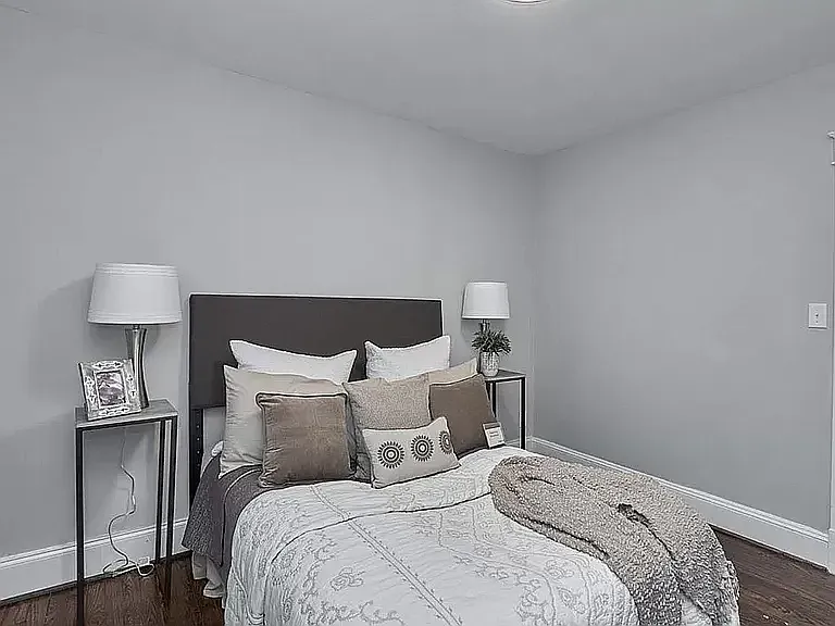 3211 Stockton St — Photo 2