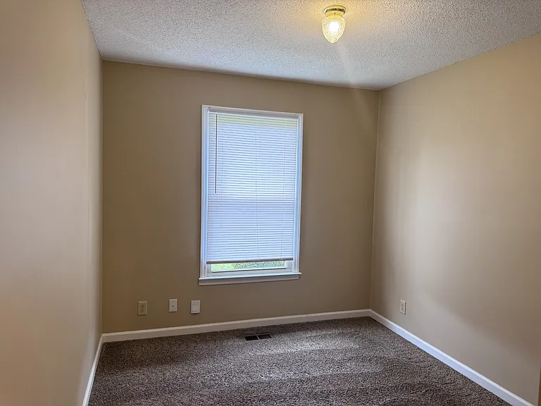 357 Erie Dr — Photo 14
